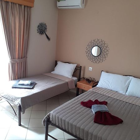 Chrysafis Apartments เนอาวรัสนา ภายนอก รูปภาพ