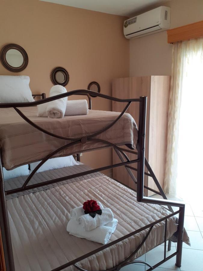 Chrysafis Apartments เนอาวรัสนา ภายนอก รูปภาพ