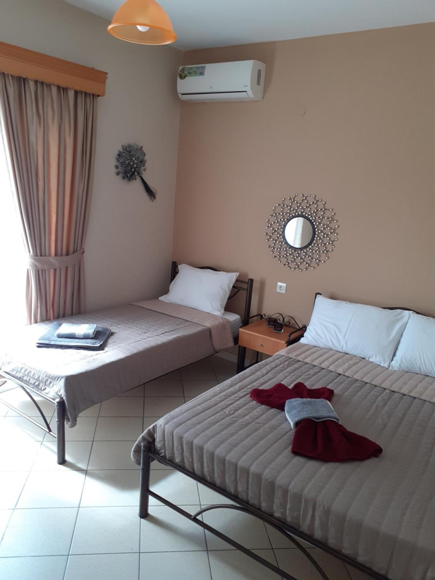 Chrysafis Apartments เนอาวรัสนา ภายนอก รูปภาพ